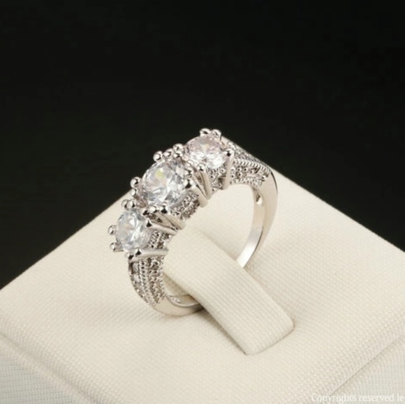 Jewelry - Last one size 6!!! 18 k gp ring with CZ!